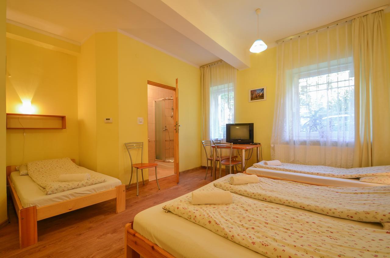 Aparthostel Fryderyk Krakau Buitenkant foto