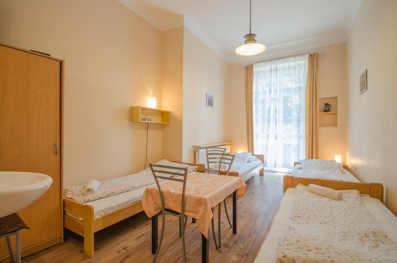Aparthostel Fryderyk Krakau Buitenkant foto