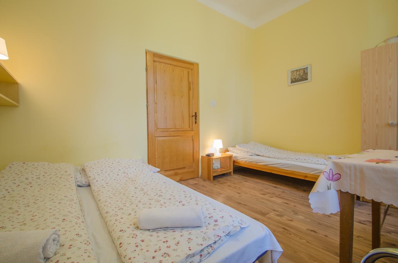 Aparthostel Fryderyk Krakau Buitenkant foto
