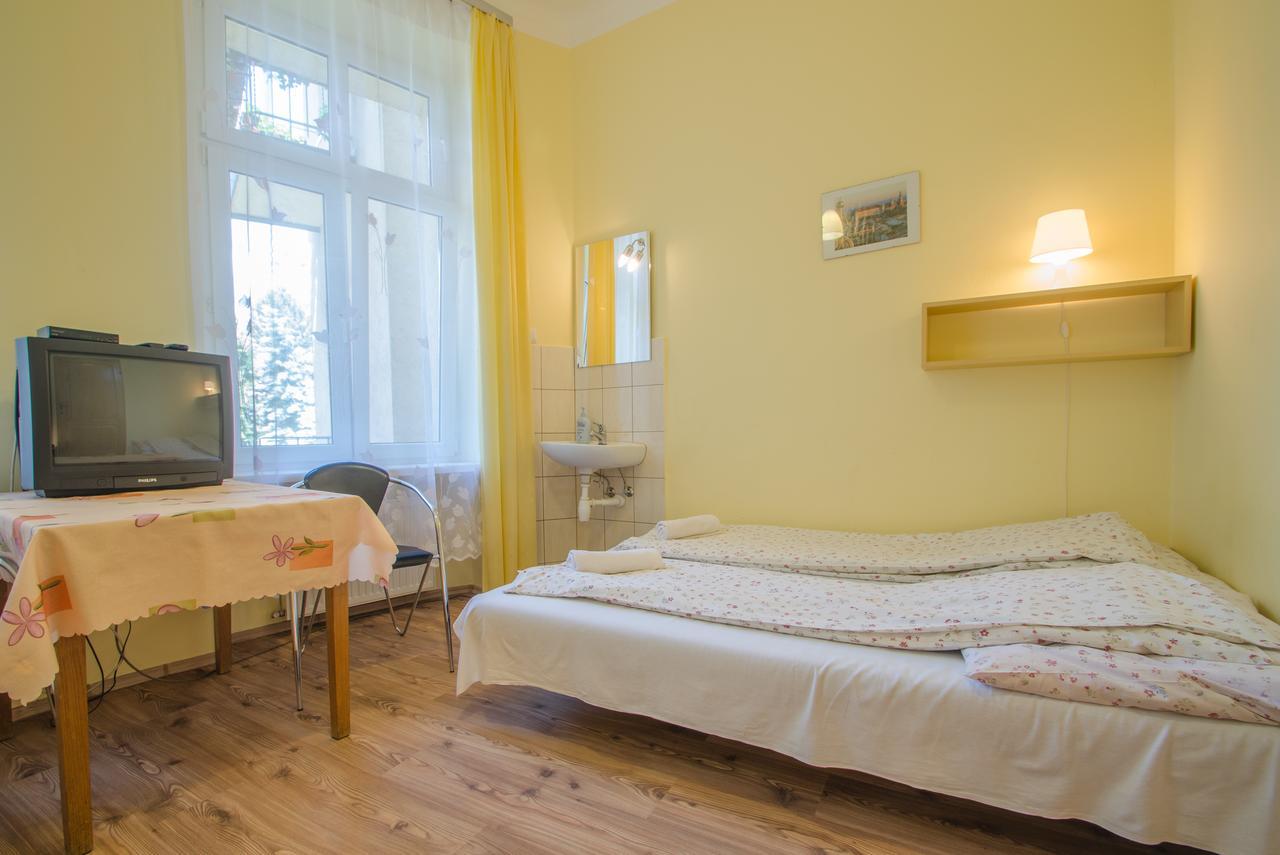 Aparthostel Fryderyk Krakau Buitenkant foto