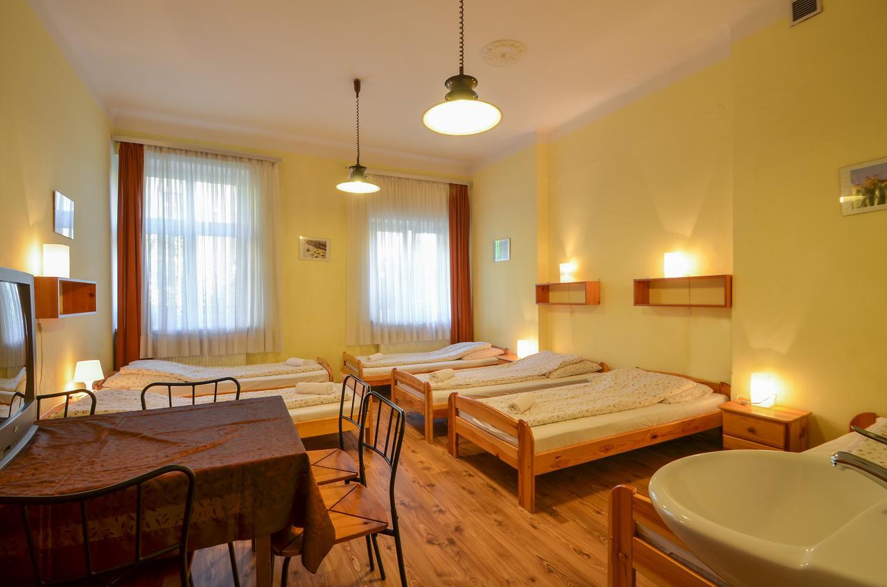 Aparthostel Fryderyk Krakau Buitenkant foto