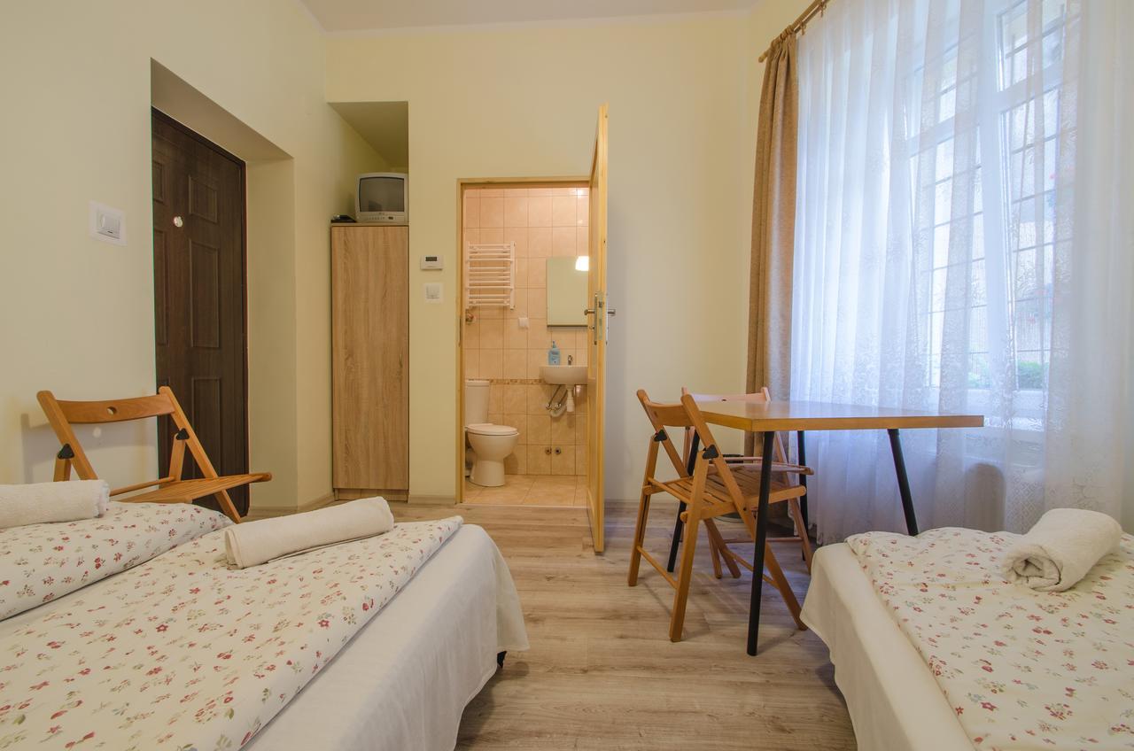Aparthostel Fryderyk Krakau Buitenkant foto