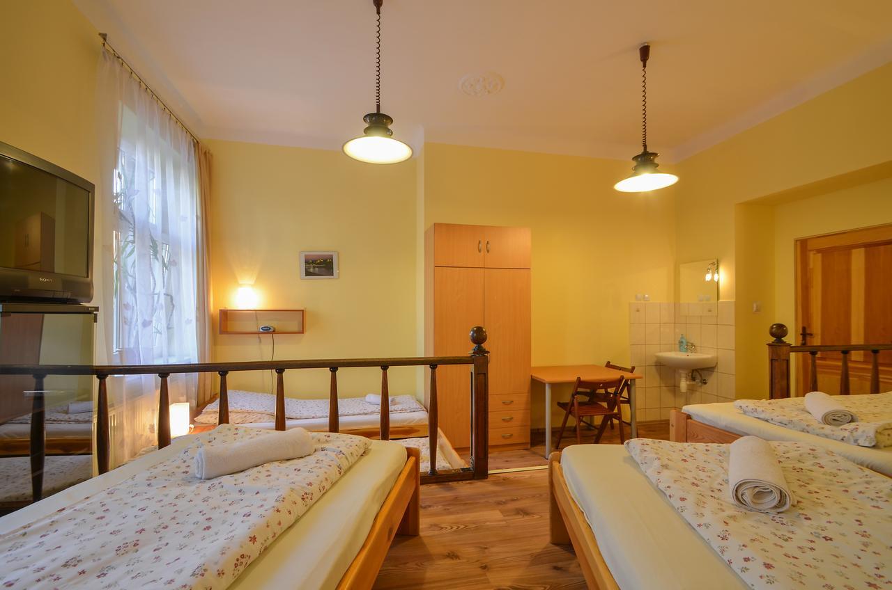 Aparthostel Fryderyk Krakau Buitenkant foto